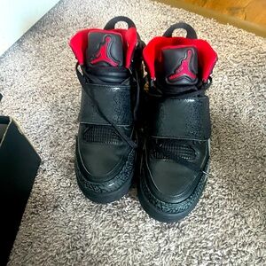 Jordan son of mars Marvin the Martian with box authentic pretyy new and a steal